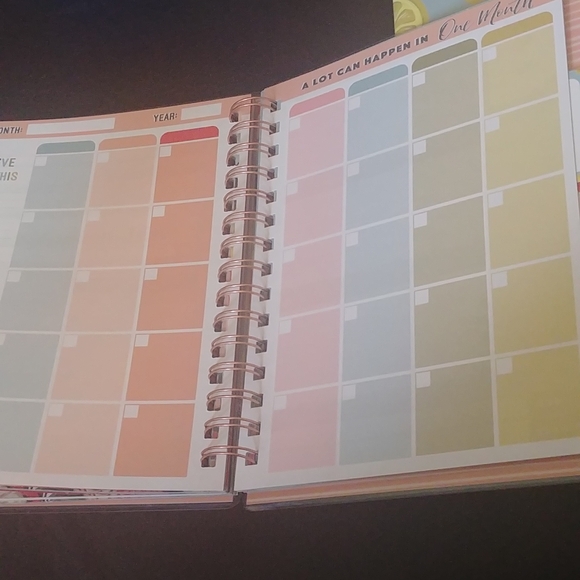 Monthly Planner and Mini Binder New - Picture 4 of 8